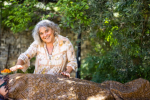 Sabine Hochmuth lehrt Intuitives Reiki online für Frauen